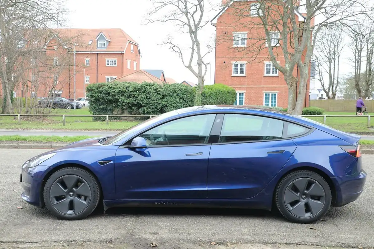2020-tesla-model-3-e-long-range-big-8