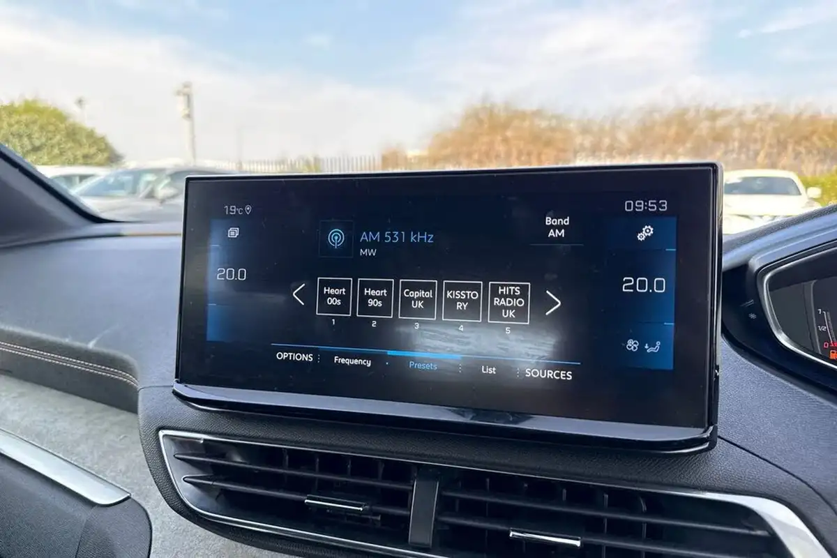 2021-peugeot-3008-suv-12-puretech-gt-big-46
