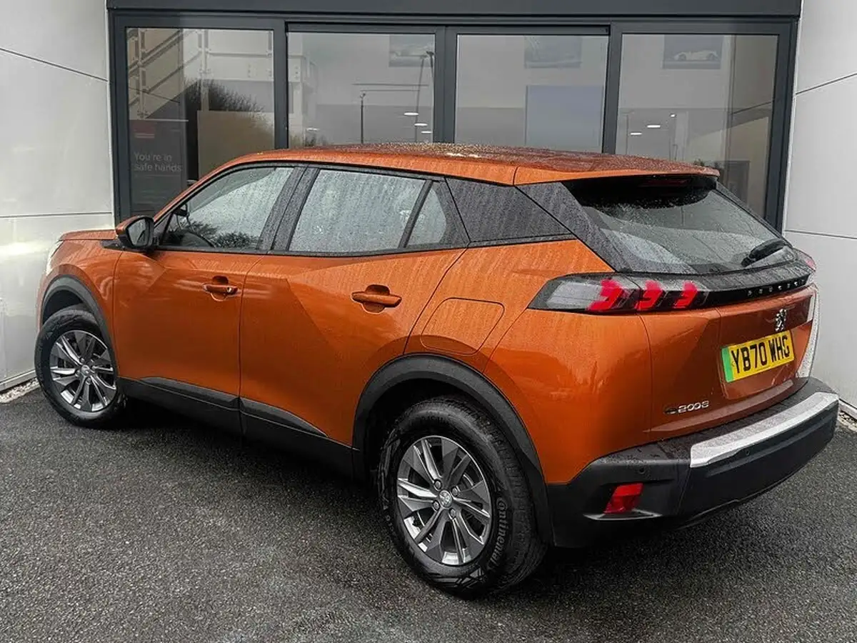 2021-peugeot-2008-suv-e-active-big-18