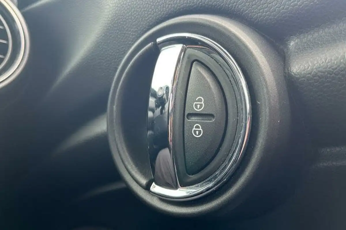 2018-mini-cooper-15-cooper-series-ii-ss-hatchback-5d-big-38