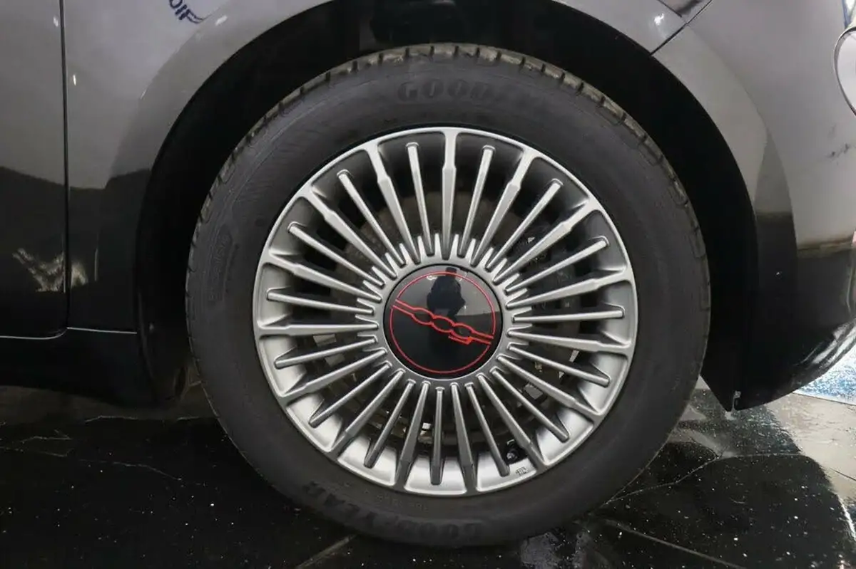2021-fiat-500-e-red-117bhp-big-33