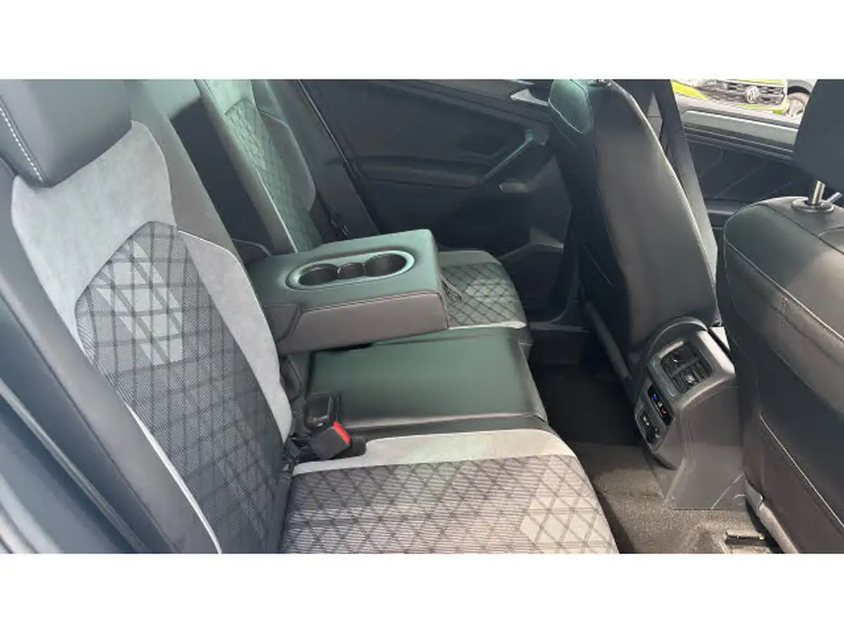 2023-volkswagen-tiguan-15-tsi-r-line-edition-big-23