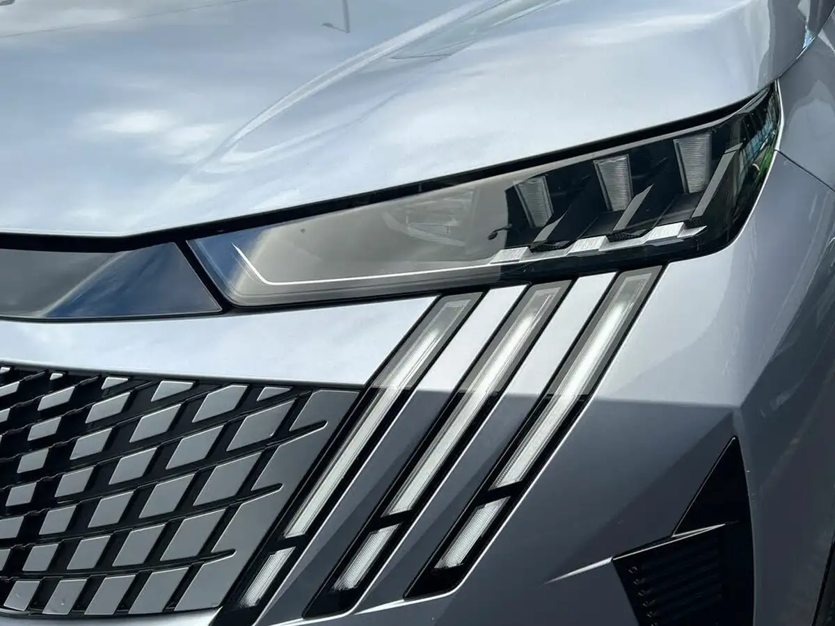 2024-peugeot-5008-suv-e-gt-big-12