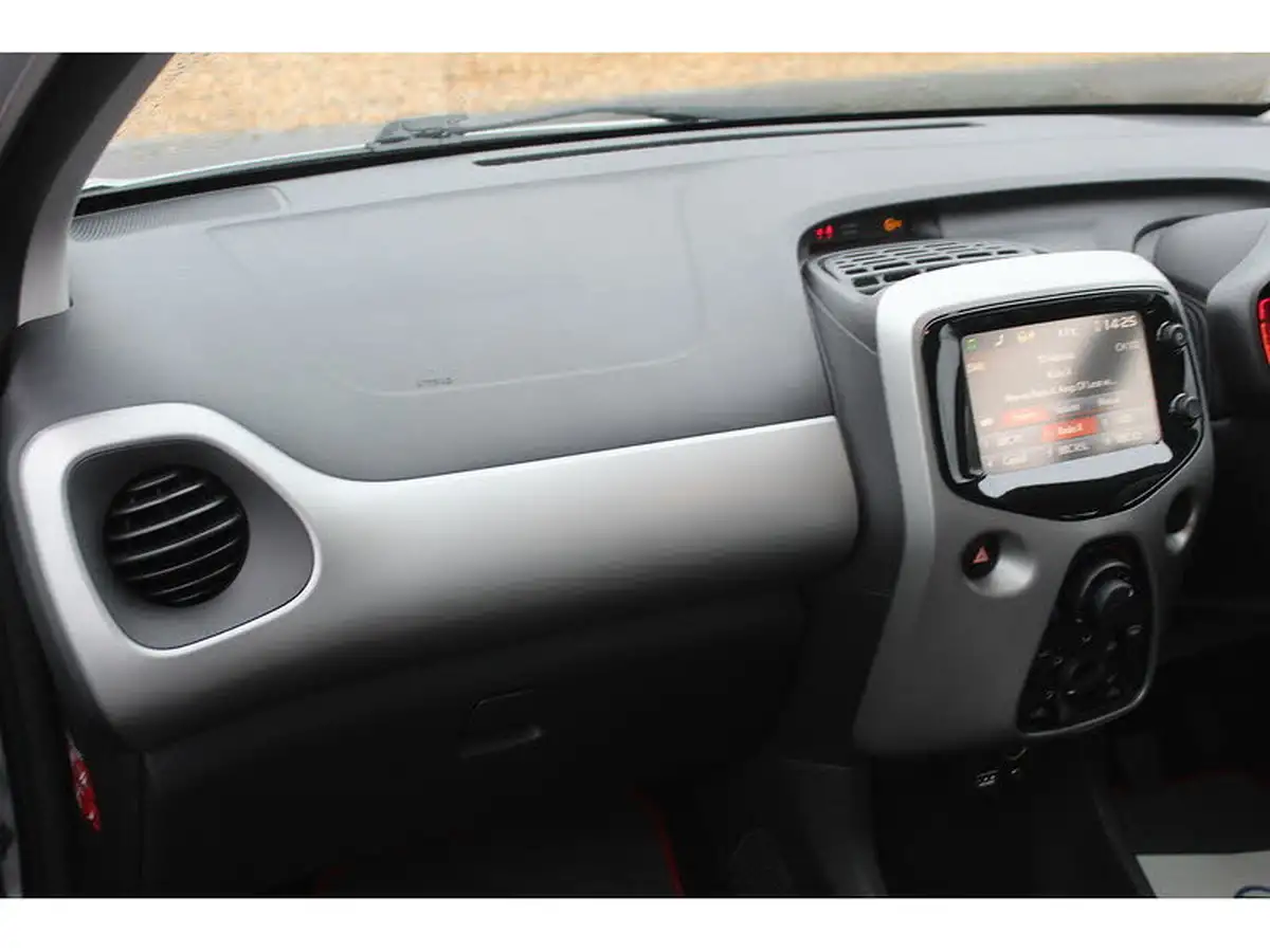 2017-citroen-c1-12-puretech-furio-big-9