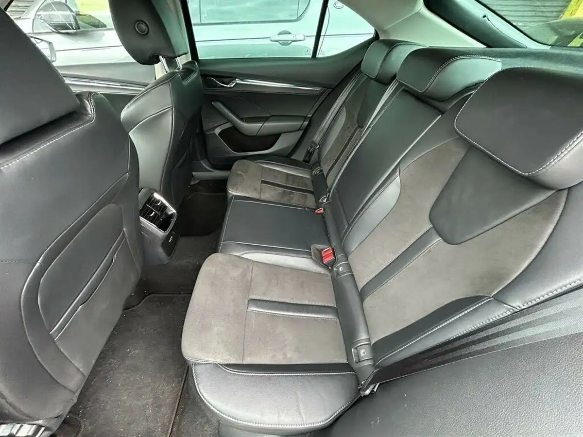 2021-skoda-octavia-20tdi-se-l-150ps-hatchback-dsg-big-3
