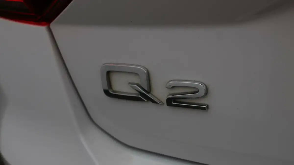 2019-audi-q2-15-35-tfsi-black-edition-cod-s-tronic-big-20