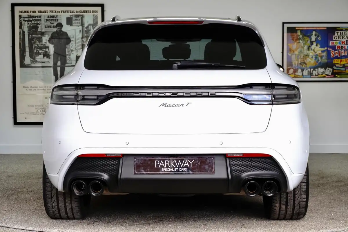 2022-porsche-macan-20-big-16