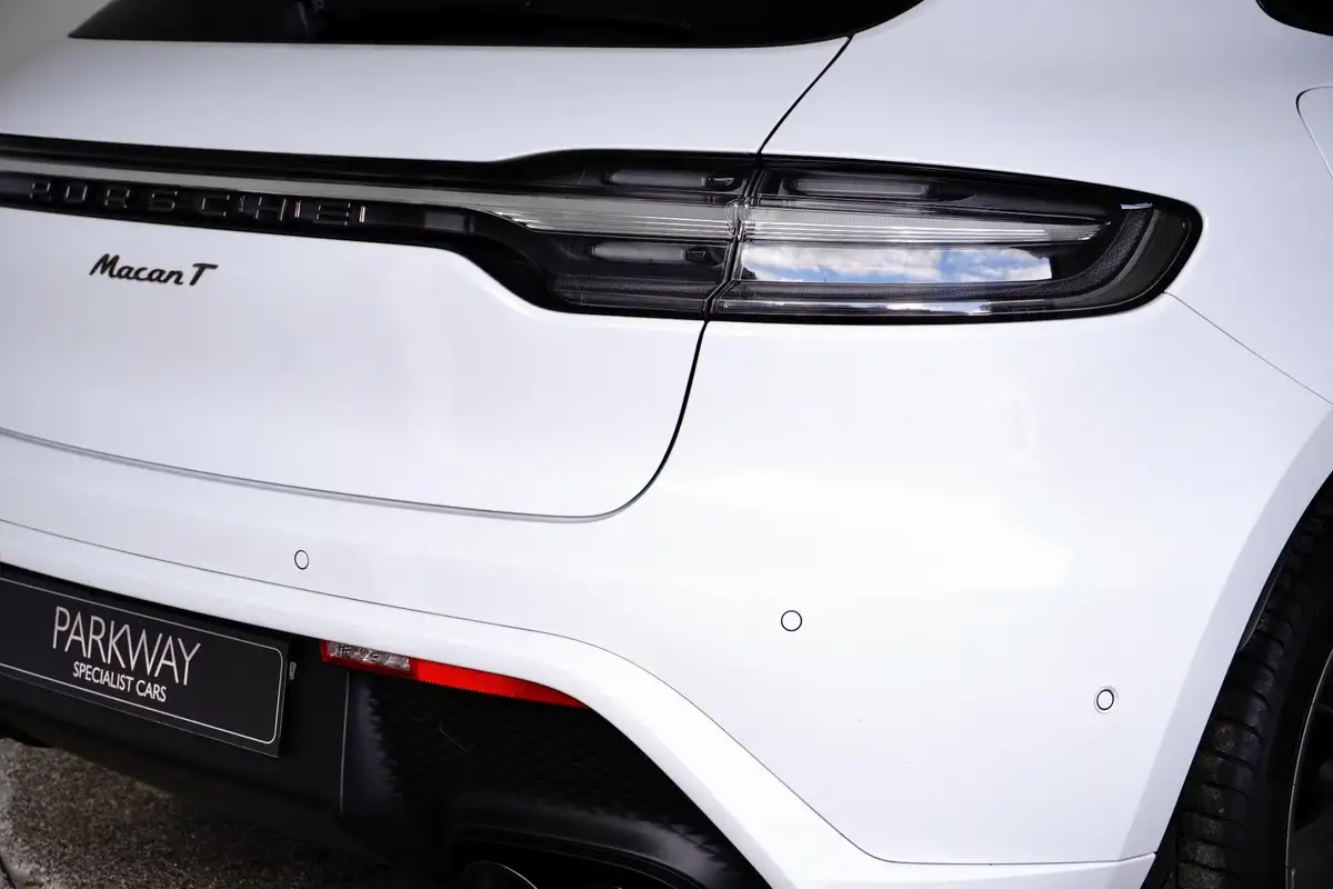 2022-porsche-macan-20-big-44