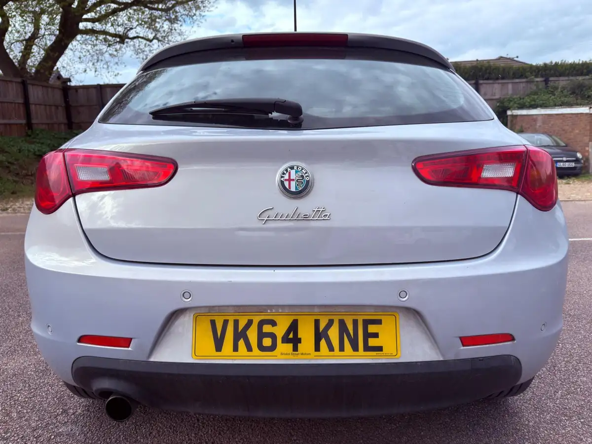 2014-alfa-romeo-giulietta-14-distinctive-multiair-170bhp-big-7