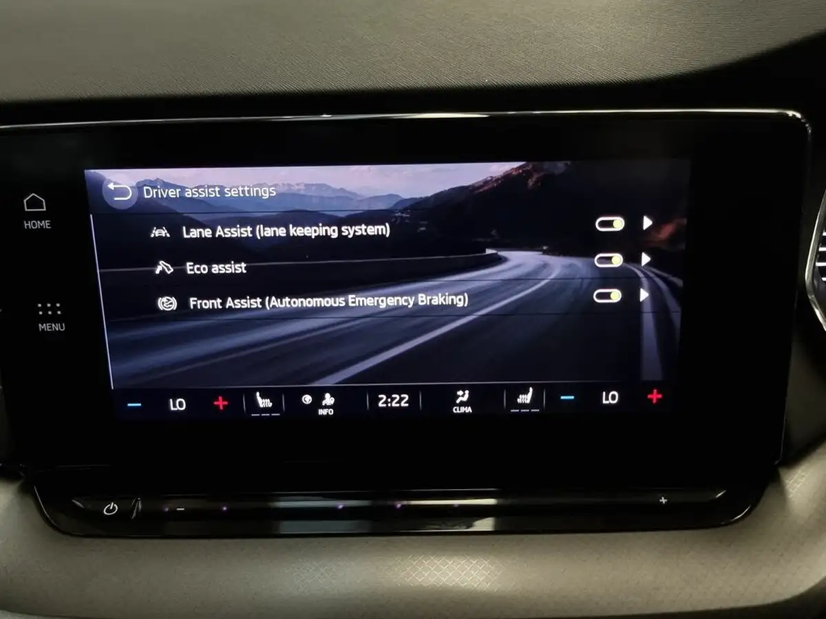 2020-skoda-octavia-20tdi-se-technology-115ps-scr-estate-big-18