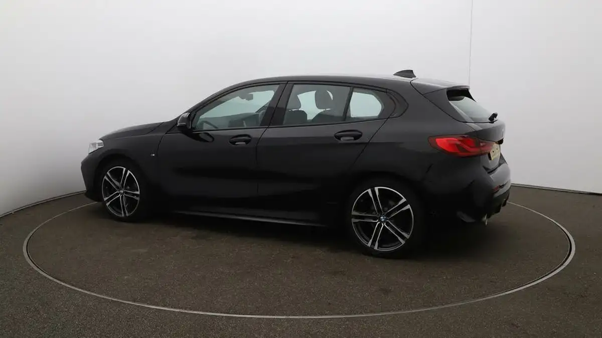2022-bmw-1-series-15-118i-m-sport-lcp-big-38