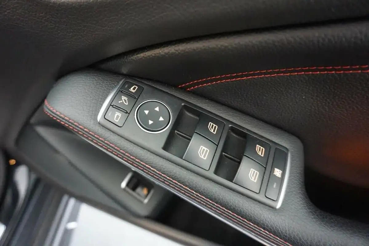 2015-mercedes-benz-gla-class-20-amg-line-premium-plus-big-21