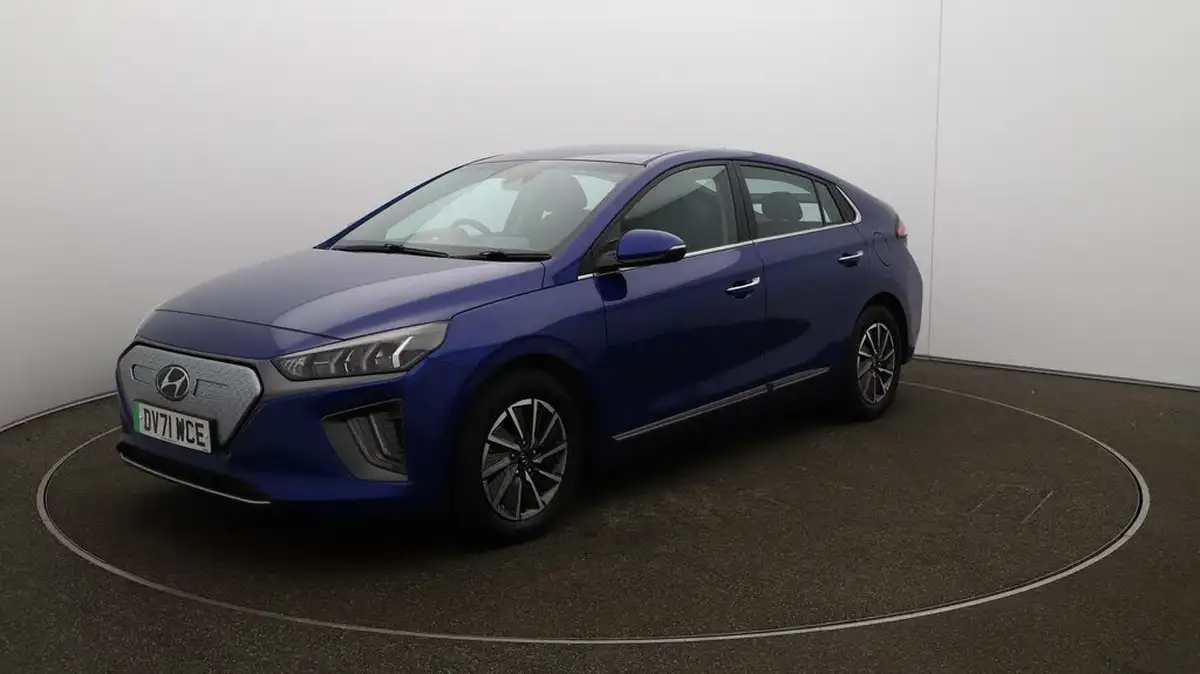 2022-hyundai-ioniq-e-premium-electric-big-3