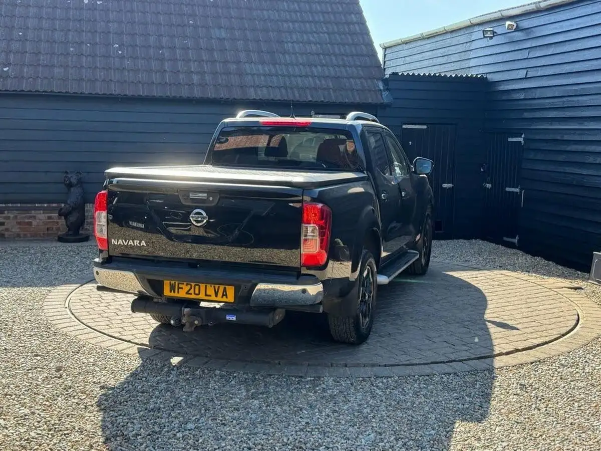 2020-nissan-navara-23dci-tt-tekna-8-navileather-auto-big-27