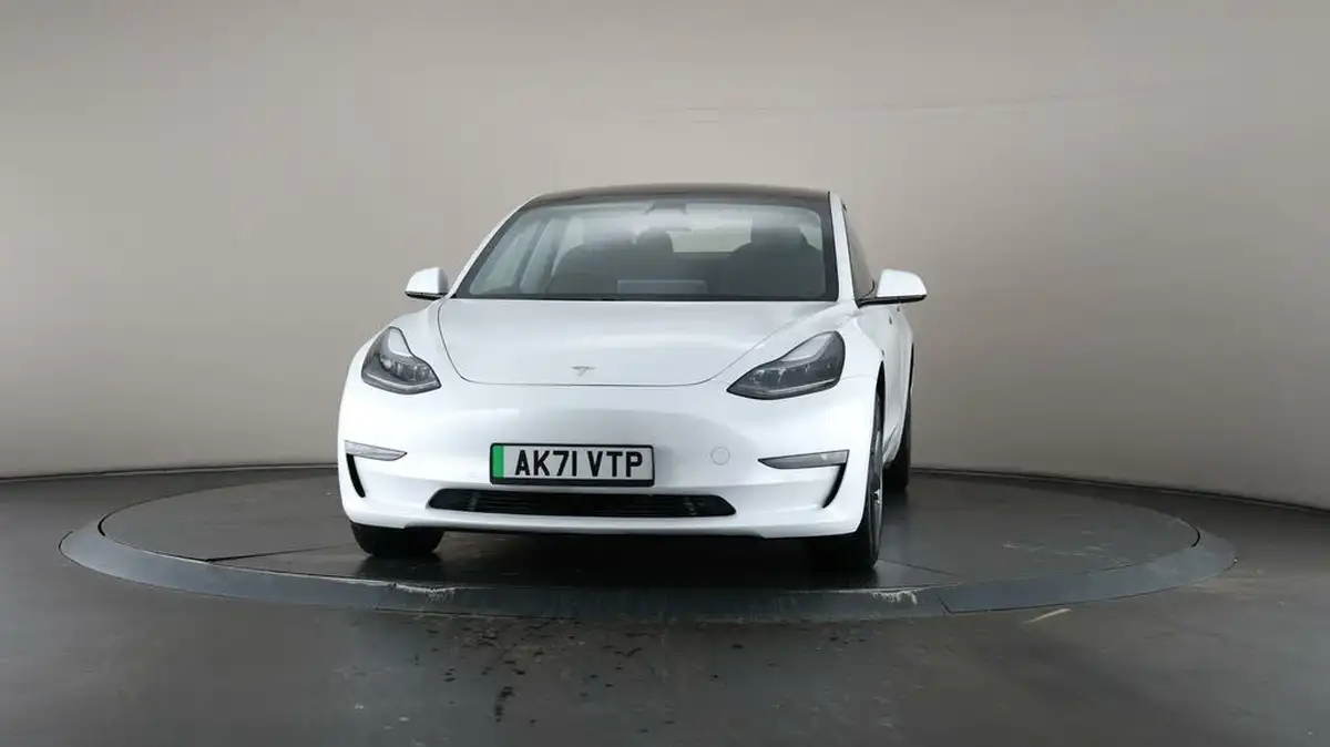2021-tesla-model-3-e-long-range-awd-big-40