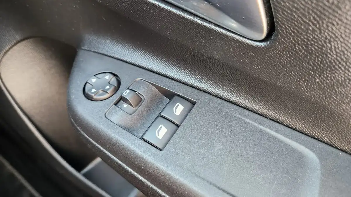 2021-vauxhall-corsa-12i-se-premium-big-17