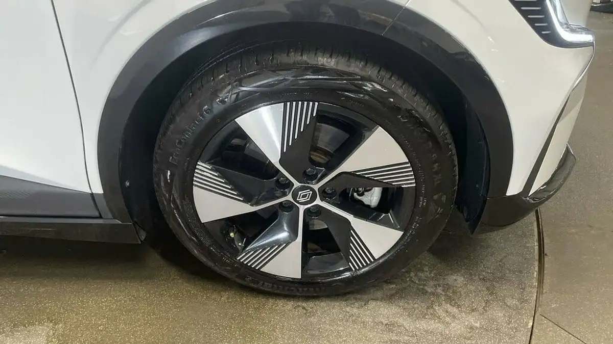 2022-renault-megane-e-tech-e-equilibre-big-11