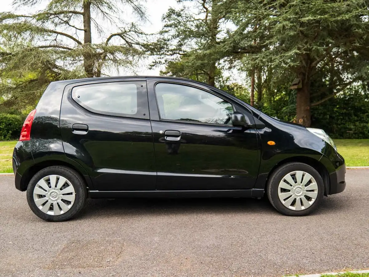2013-suzuki-alto-10-sz3-big-7