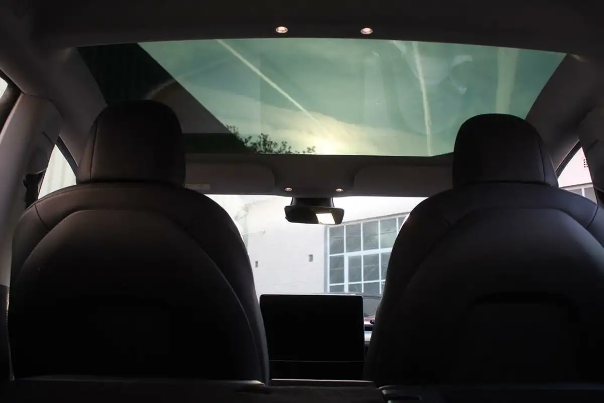 2020-tesla-model-3-e-long-range-big-1