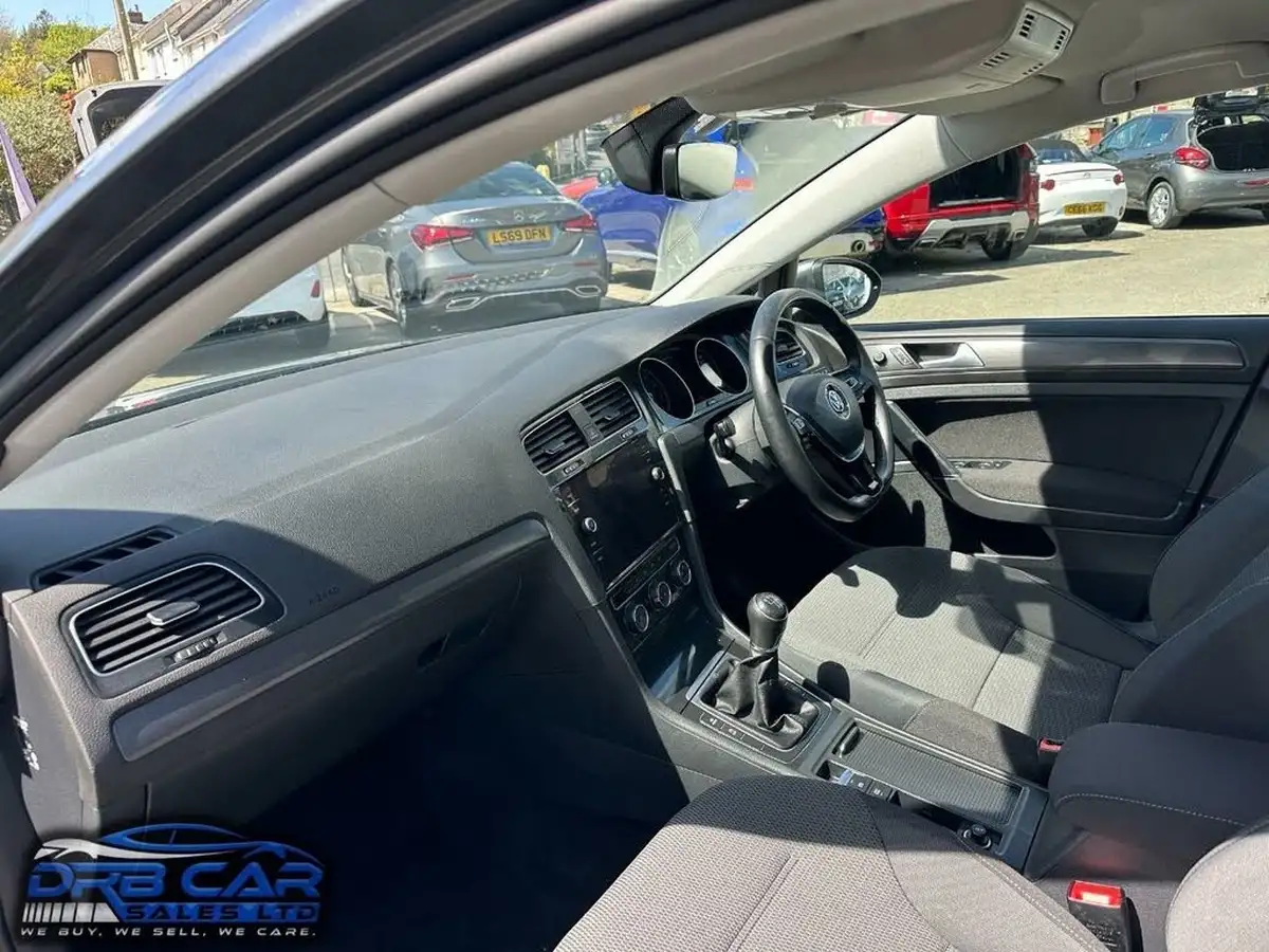 2018-volkswagen-golf-14-tsi-se-hatchback-5d-big-9