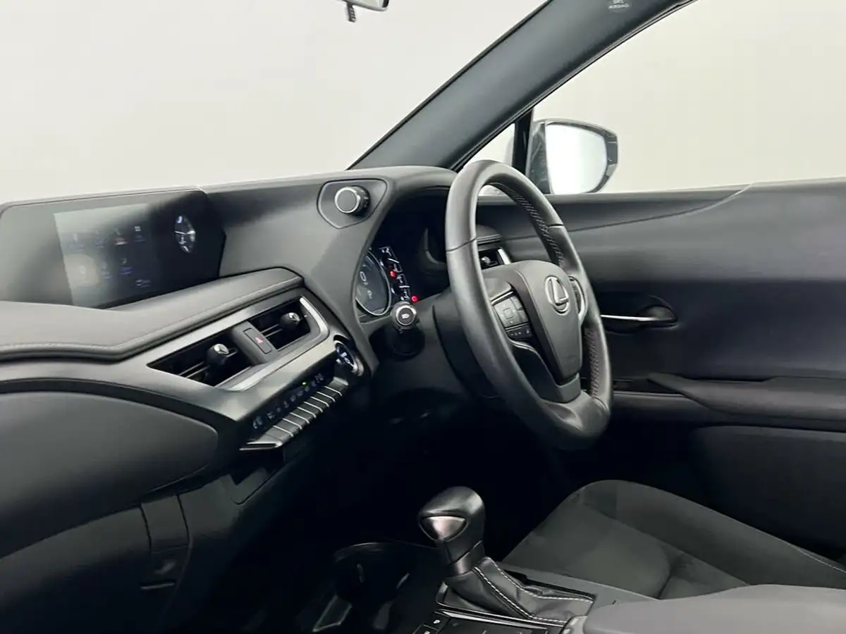 2021-lexus-ux-250h-20-ux-184bhp-without-navigation-big-16