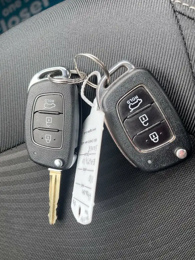 2019-hyundai-i10-10-se-67ps-big-18