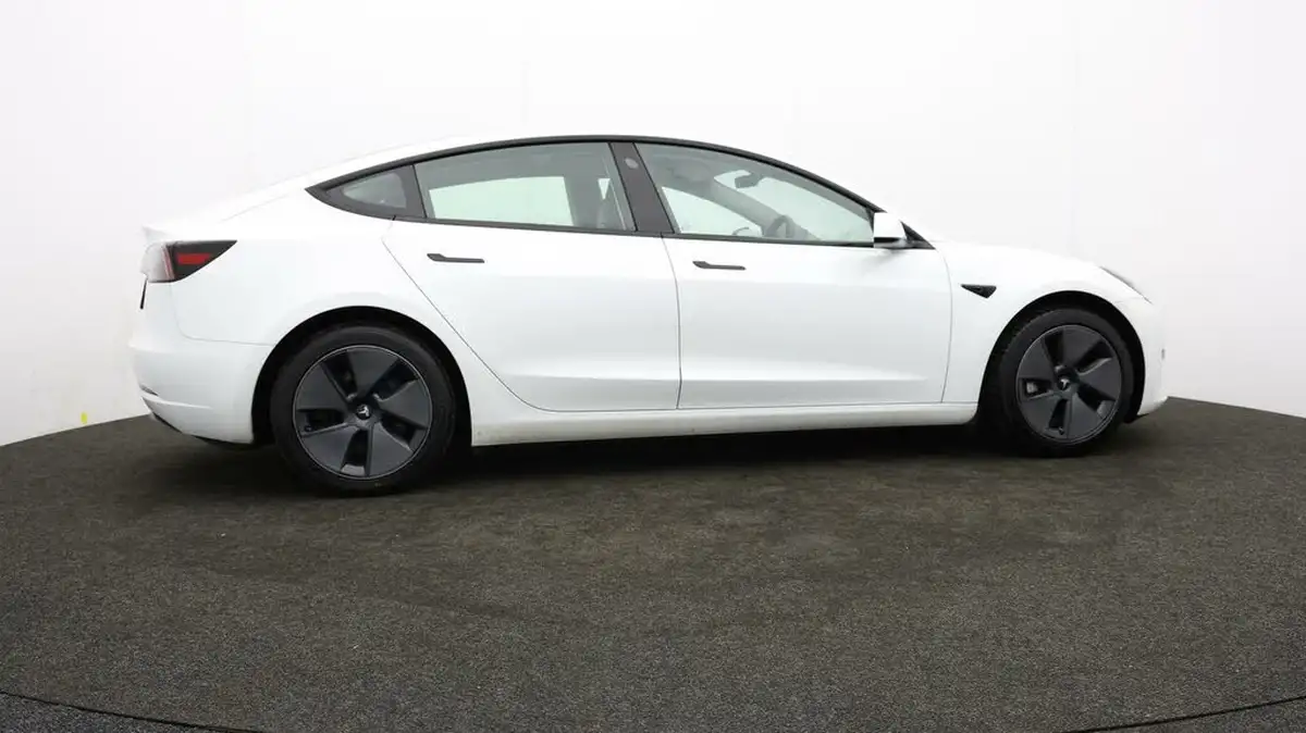 2021-tesla-model-3-e-standard-plus-big-31