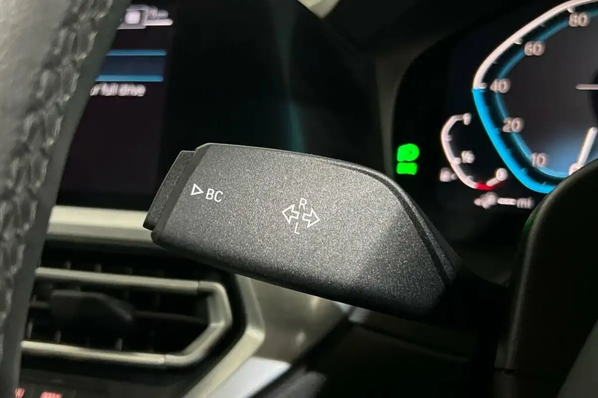 2020-bmw-3-series-20-330e-se-pro-saloon-4d-big-22