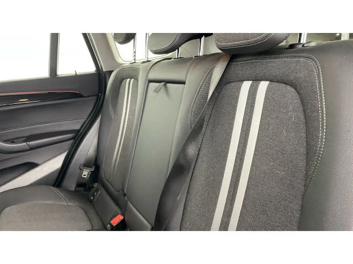 2021-bmw-x1-20-xdrive20i-sport-big-11