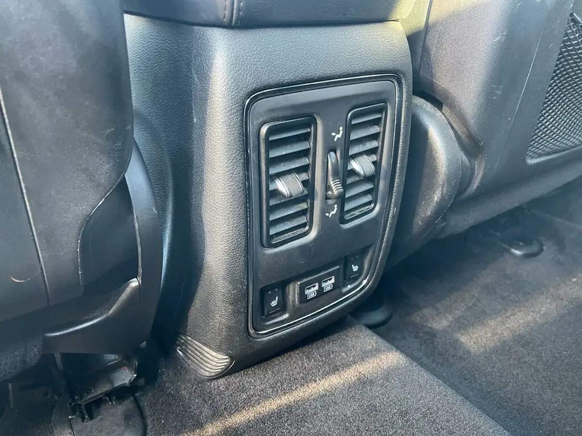 2014-jeep-grand-cherokee-30crd-summit-big-26