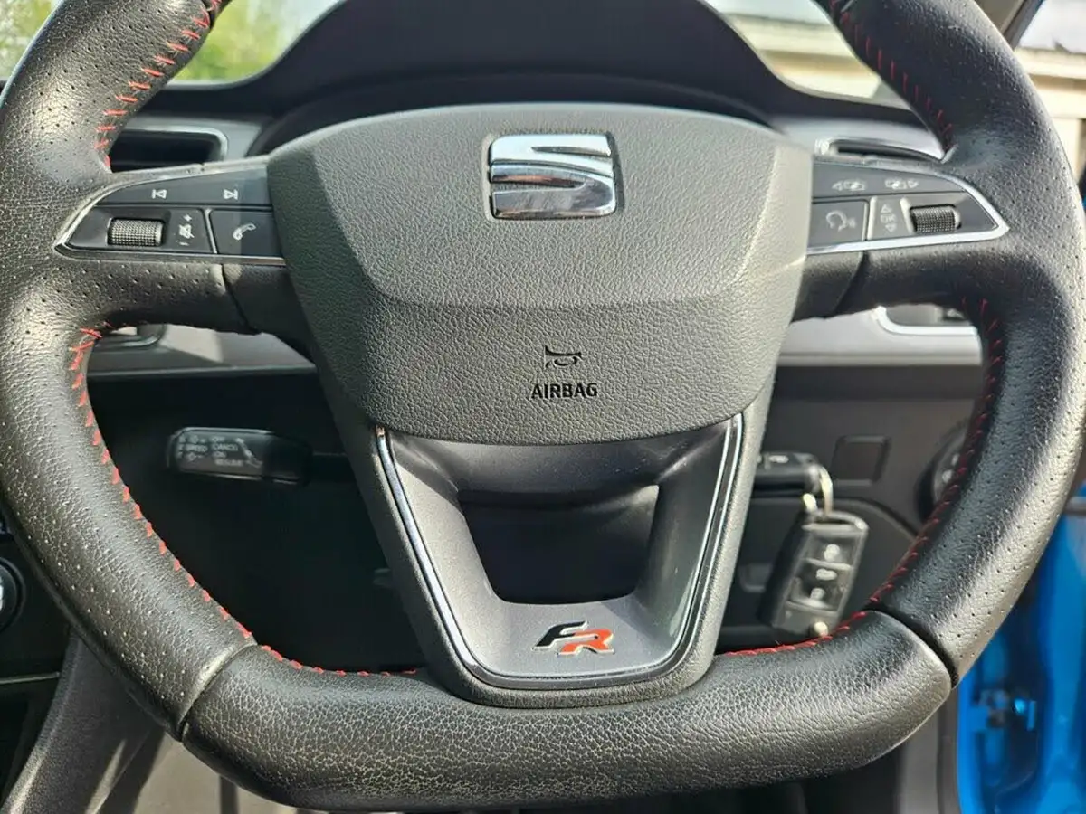 2015-seat-leon-18-fr-tech-pack-sportcoupe-3d-big-21