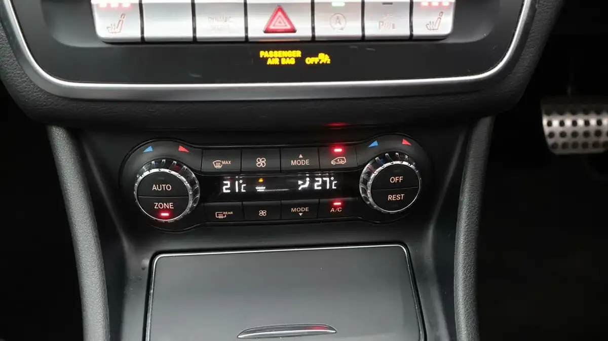 2018-mercedes-benz-cla-21d-cla-220-amg-line-shooting-brake-5d-big-12