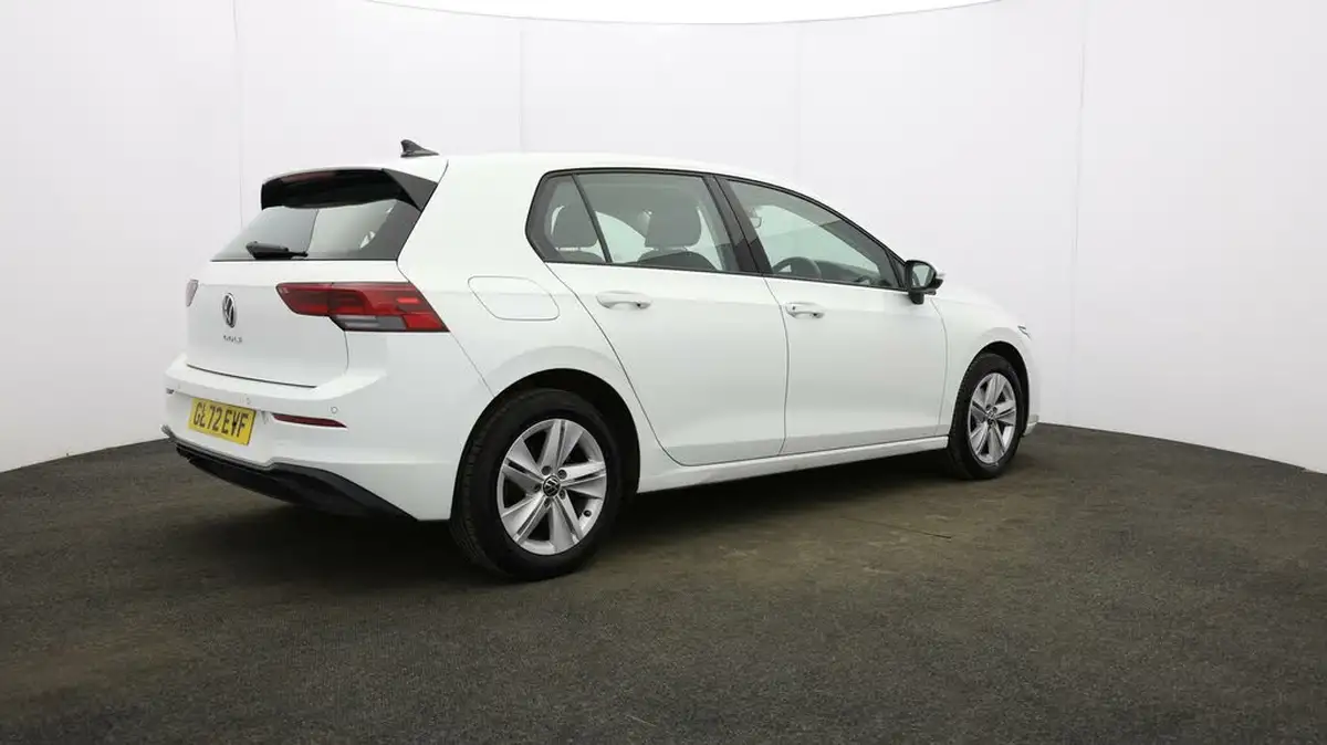 2022-volkswagen-golf-15-tsi-life-150ps-hatchback-big-6