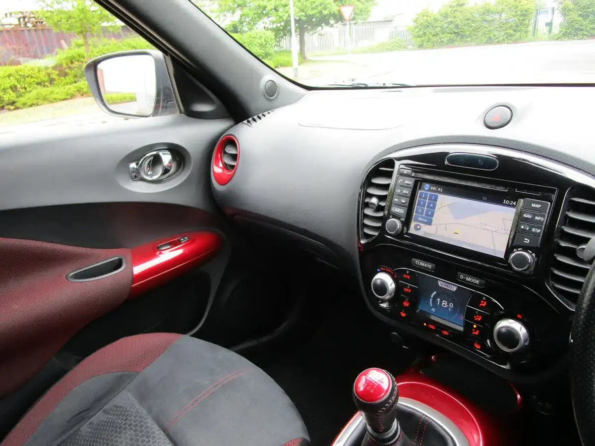 2015-nissan-juke-12-acenta-premium-big-15