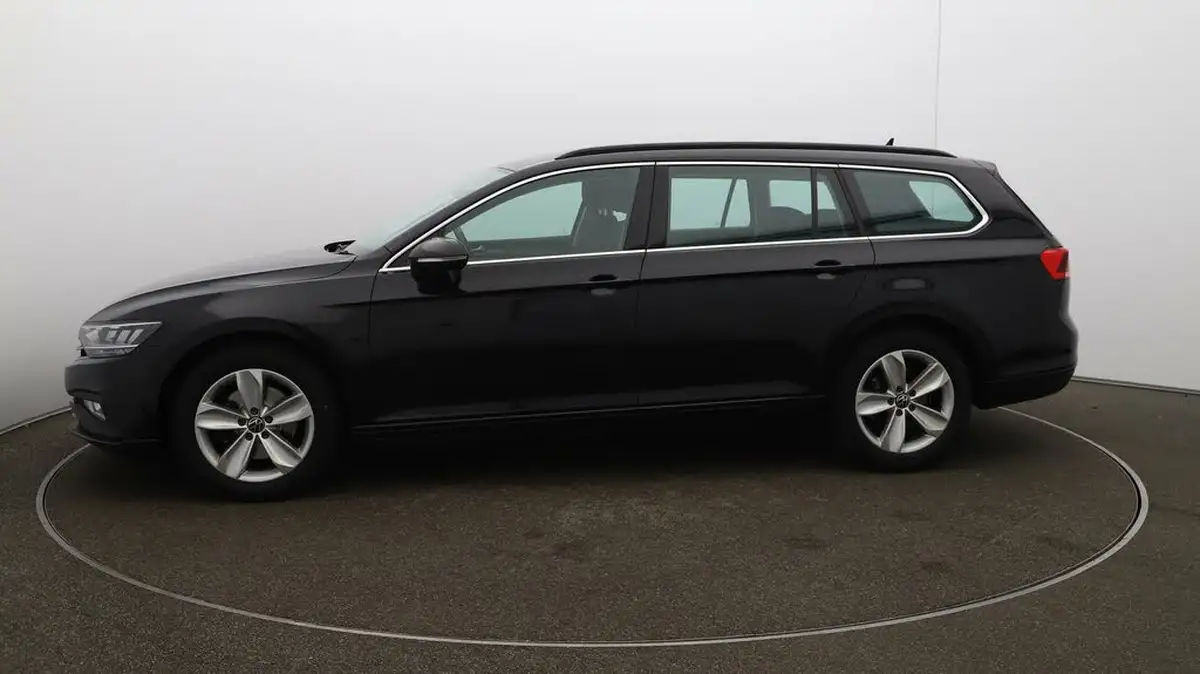 2022-volkswagen-passat-20tdi-se-nav-150ps-estate-5d-dsg-big-4