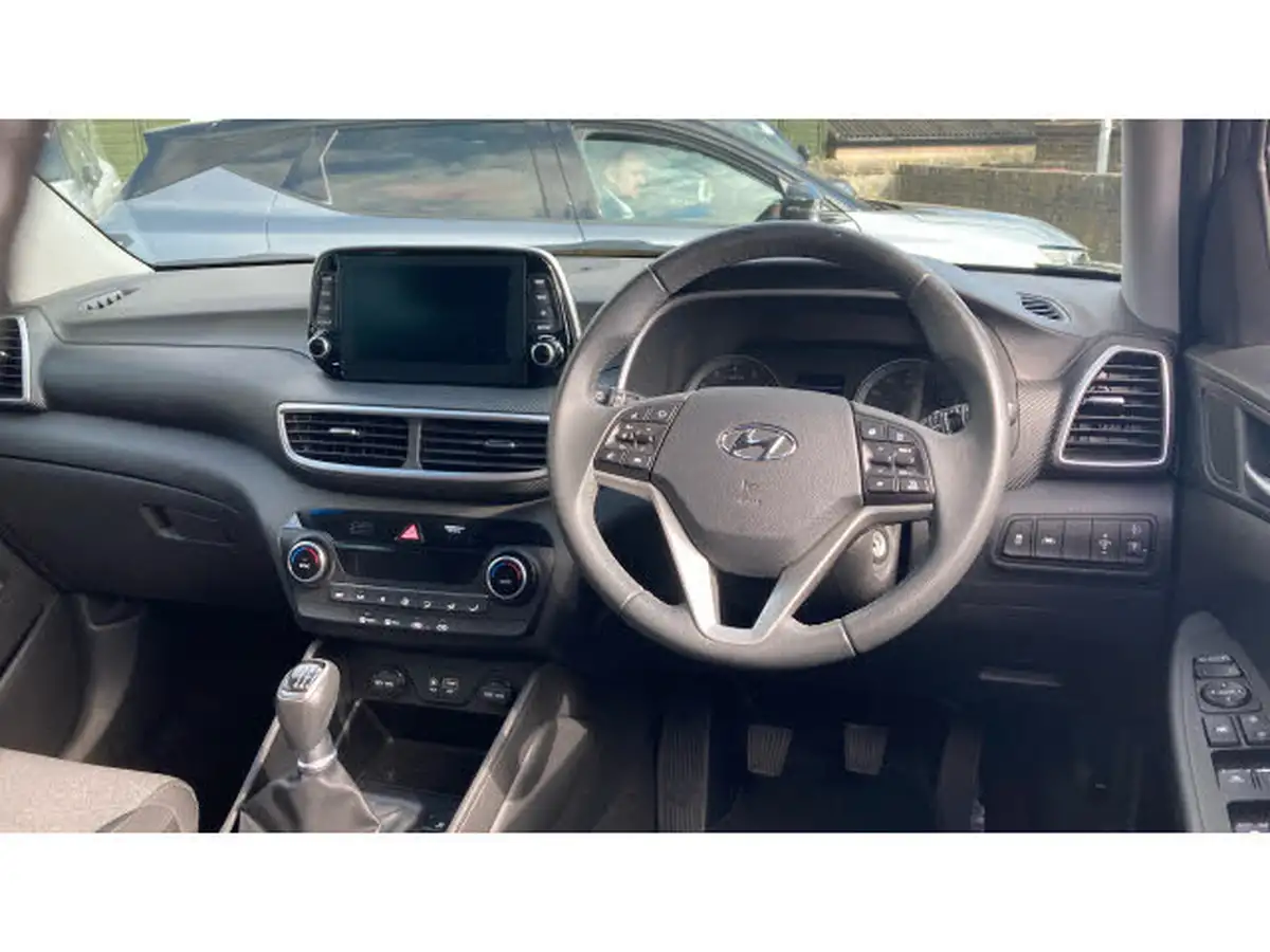 2018-hyundai-tucson-16-gdi-se-nav-big-10