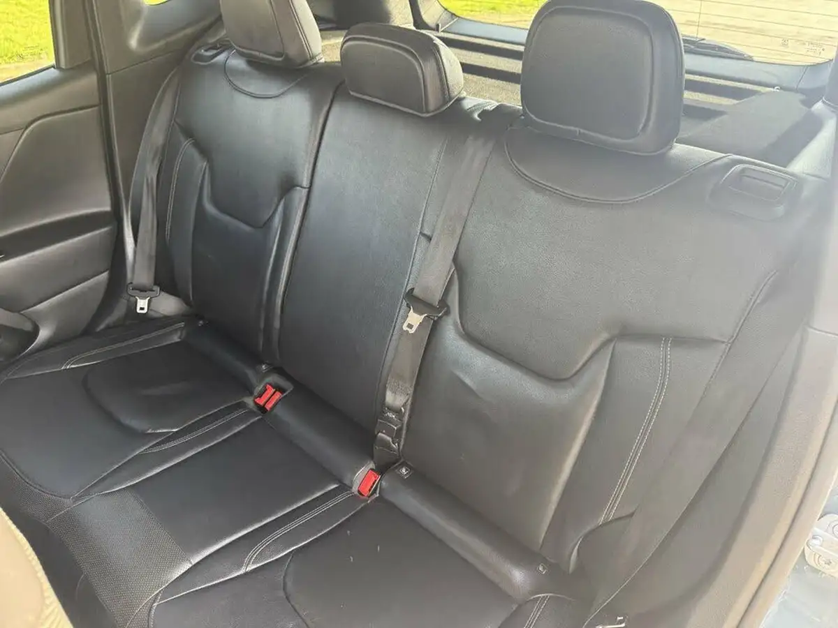 2015-jeep-renegade-16-multijet-ii-limited-ss-big-24