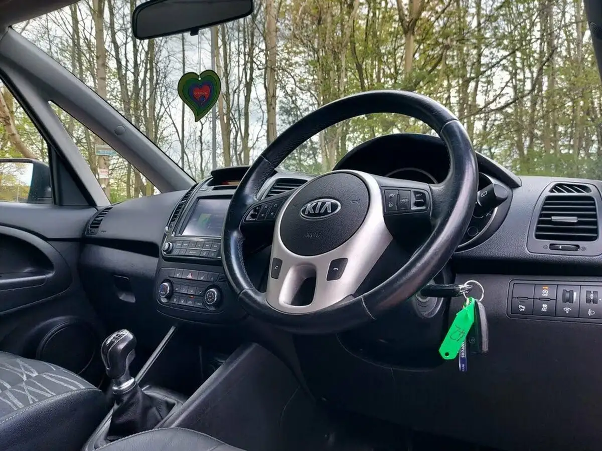 2016-kia-venga-16crdi-3-big-14