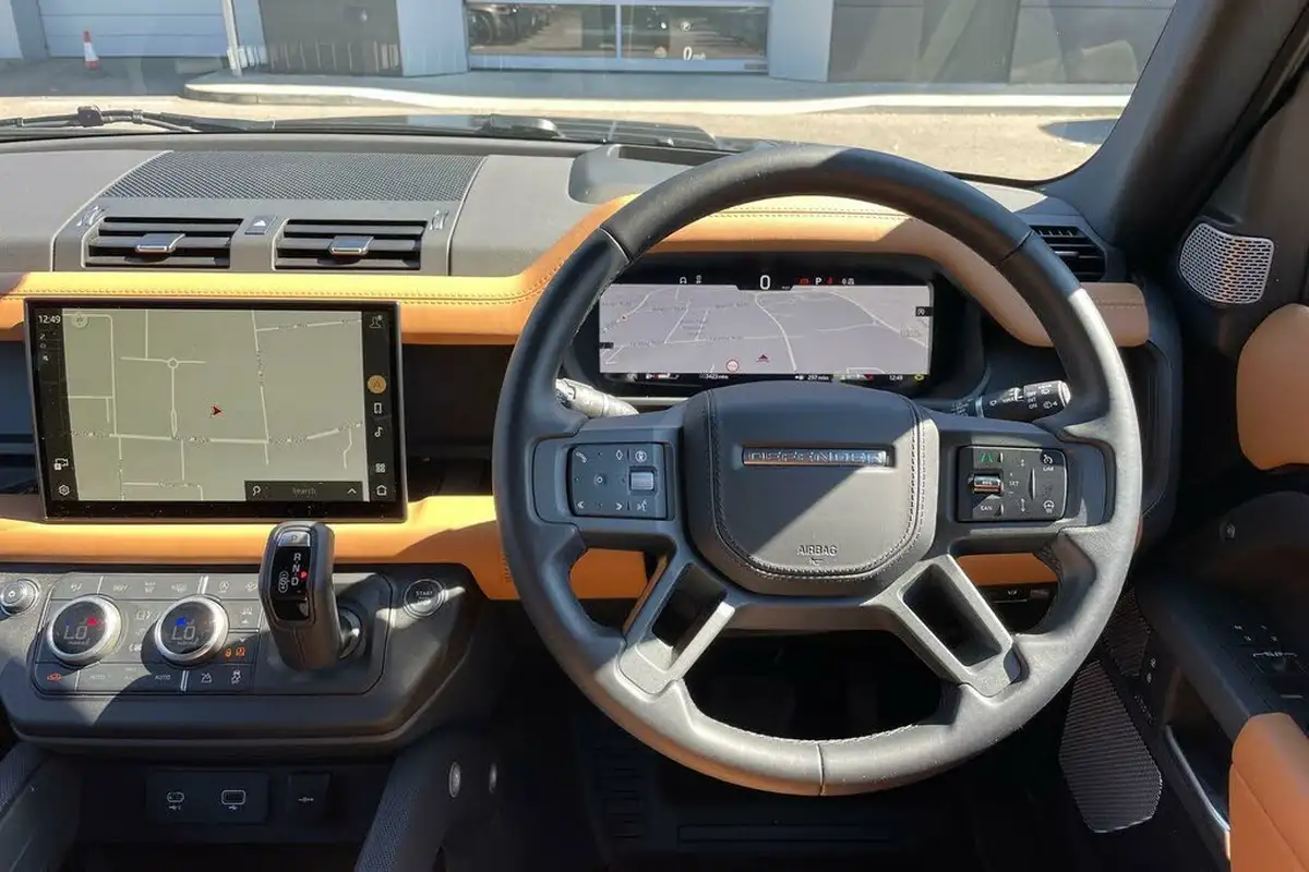 2024-land-rover-130-defender-30-d300-x-dynamic-hse-big-18