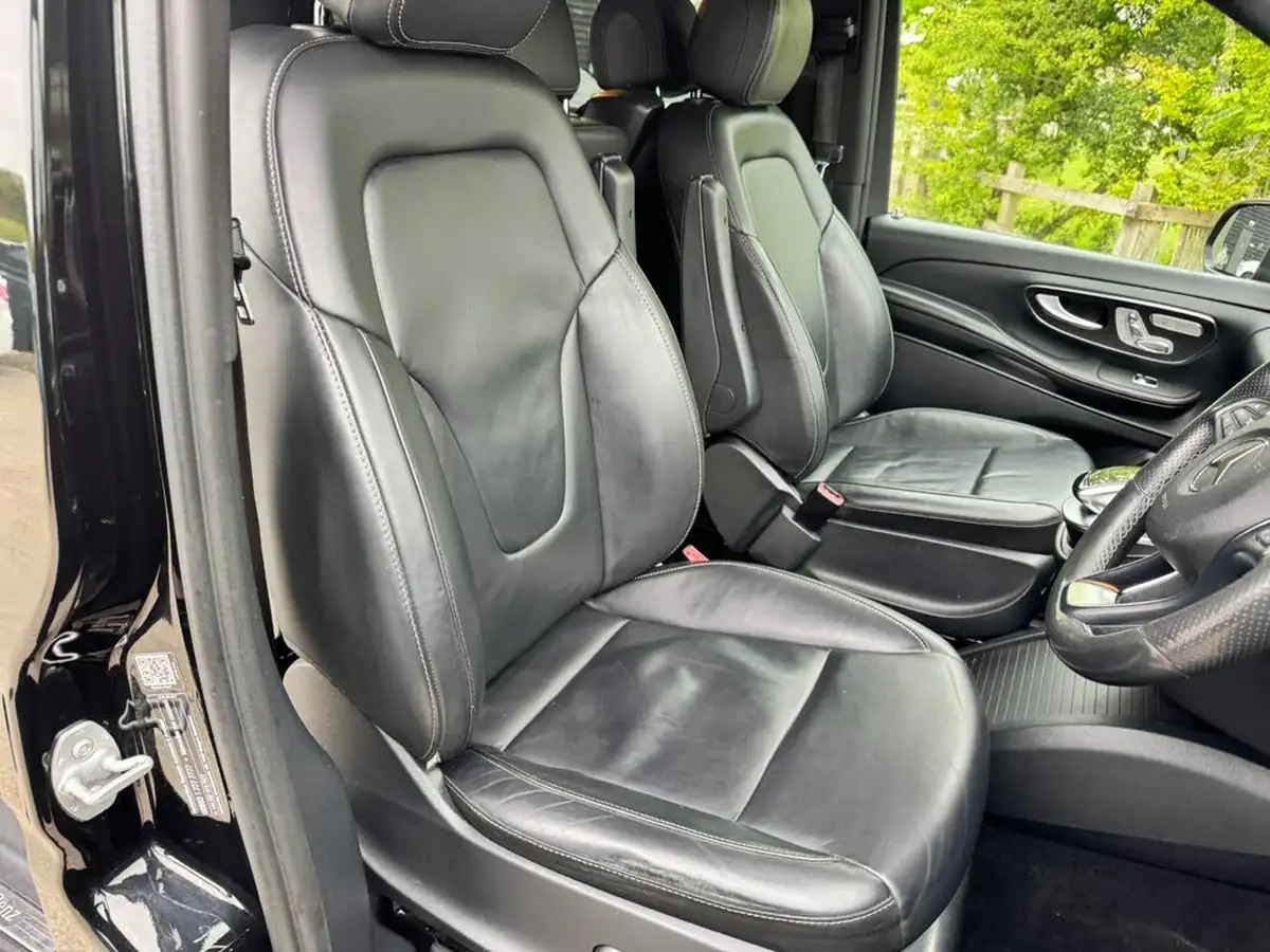 2020-mercedes-benz-v-class-20d-v300d-amg-line-big-1