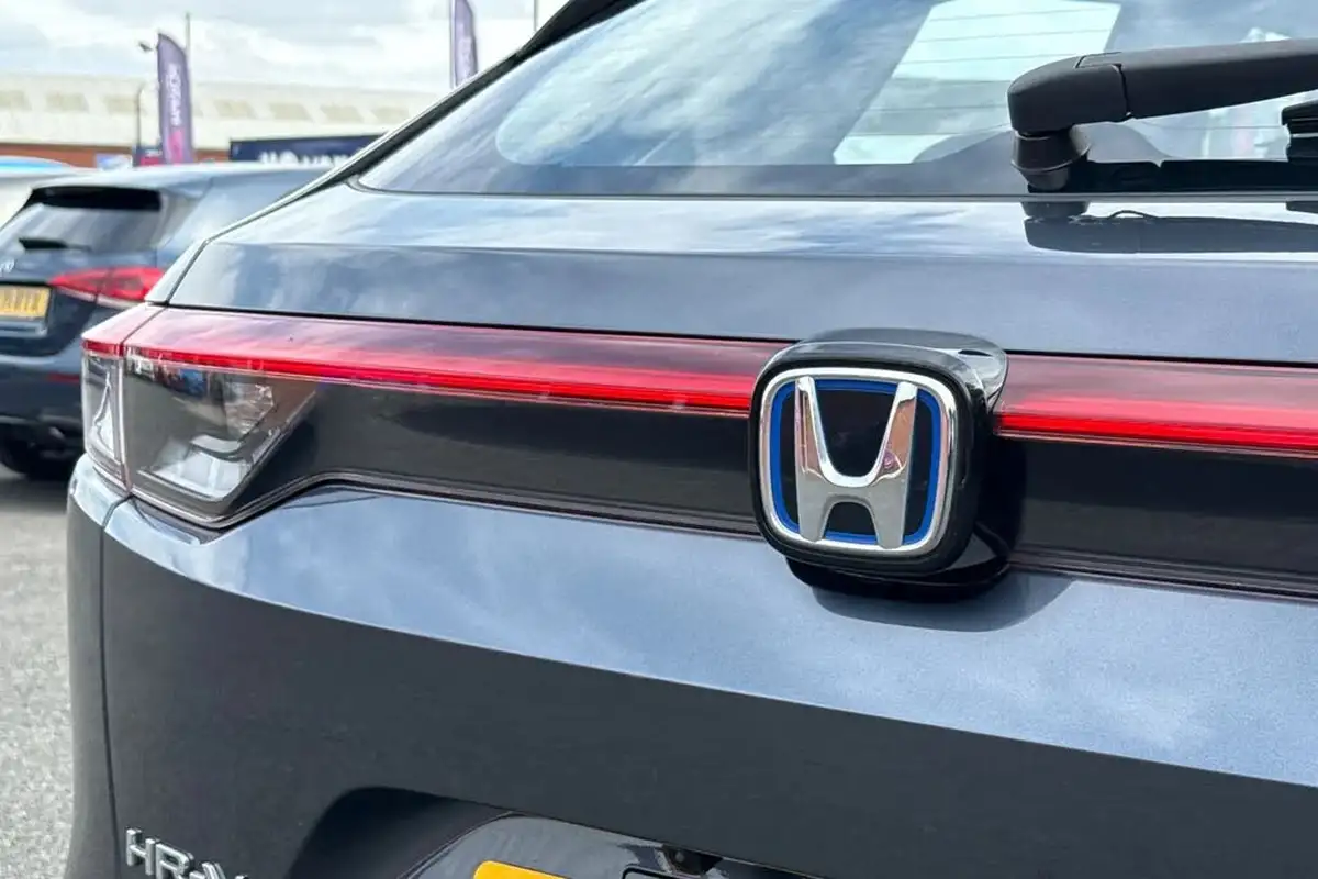 2022-honda-hr-v-15-i-mmd-advance-big-28