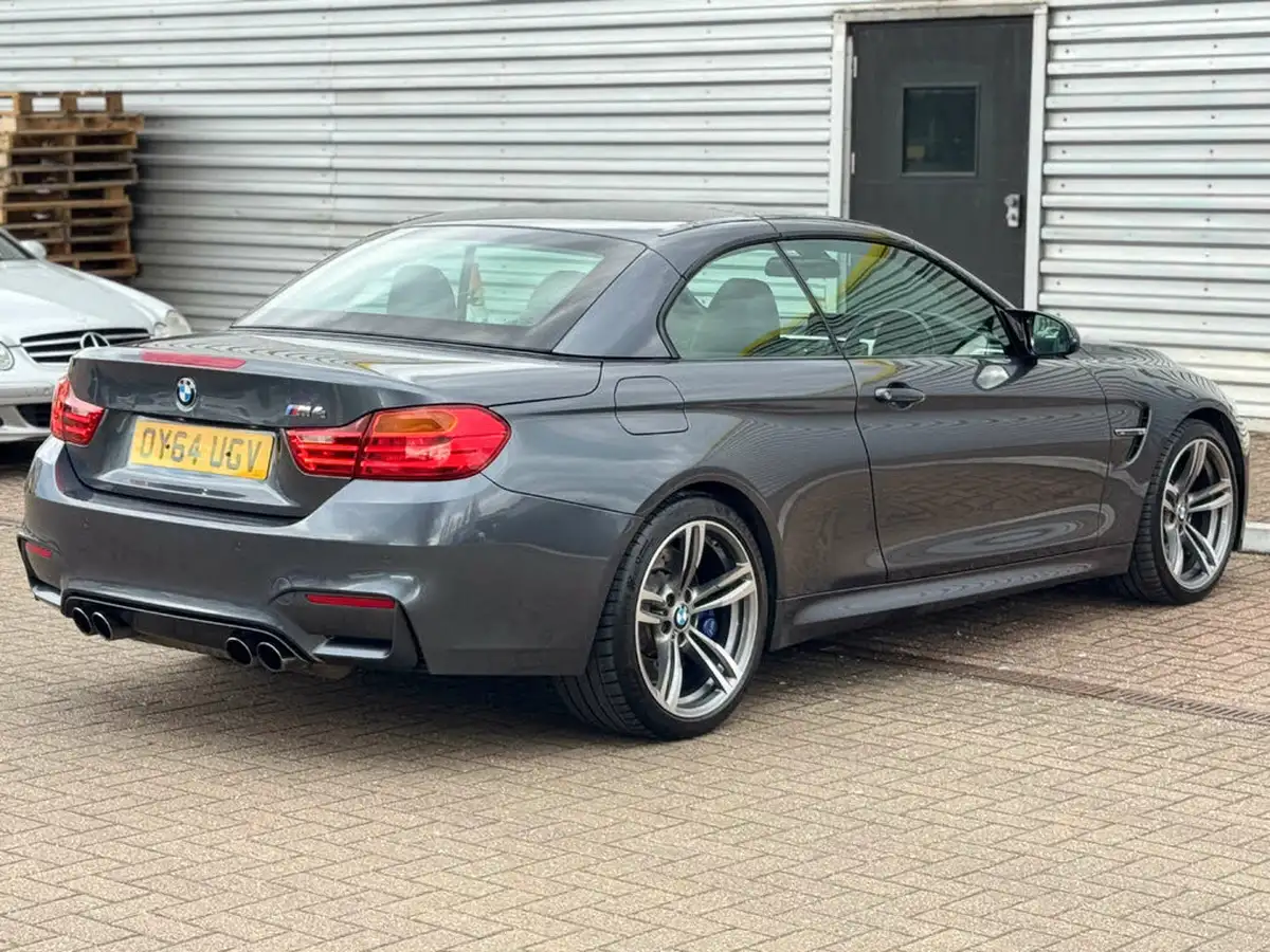 2014-bmw-4-series-30-m4-convertible-m-dct-big-39
