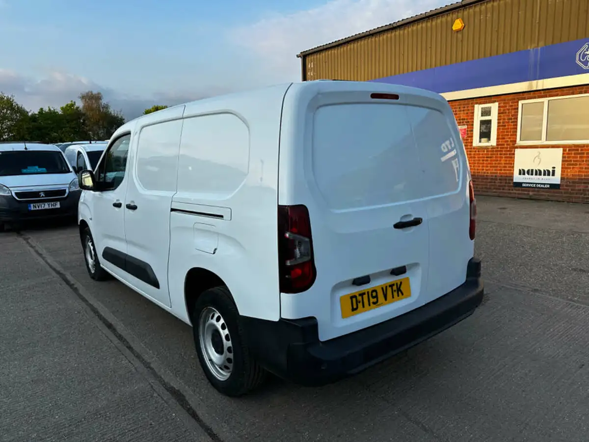2019-vauxhall-combo-16cdti-edition-2300-100pseu6-l2h1-panel-big-5