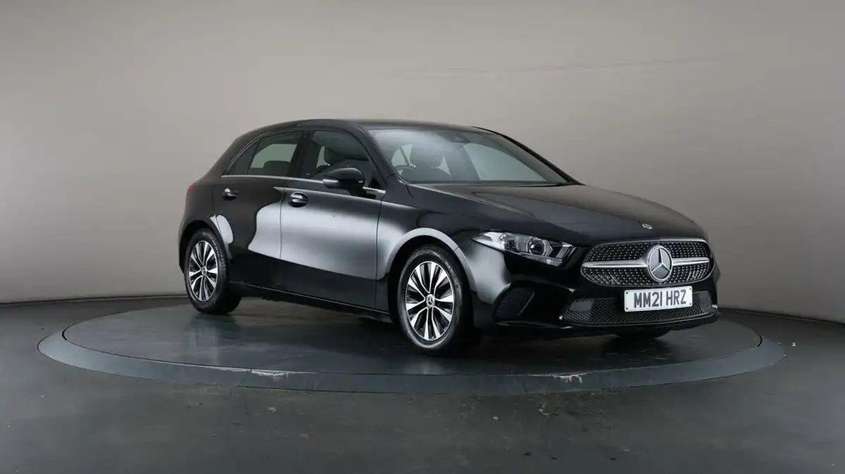 2021-mercedes-benz-a-class-13-a180-se-7g-dct-big-46
