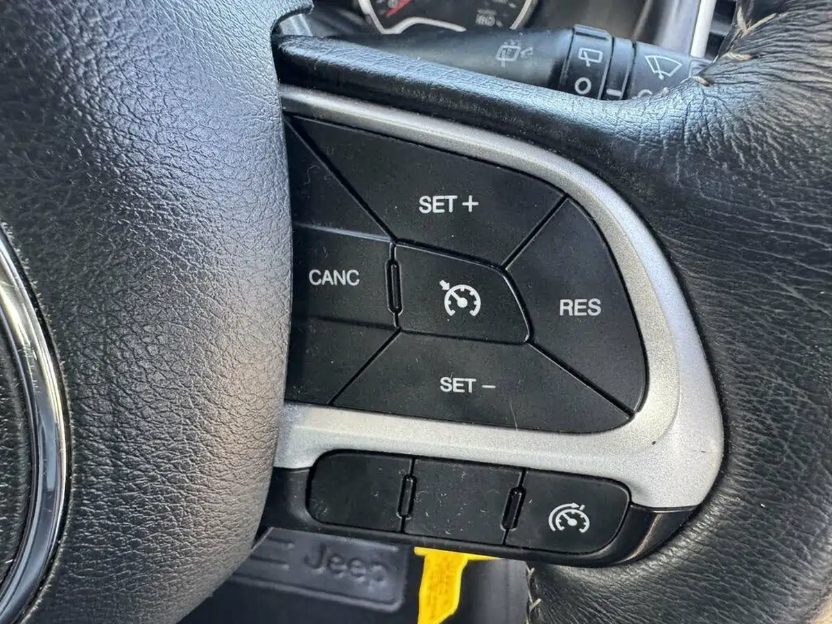 2015-jeep-renegade-16-multijet-ii-limited-ss-big-45