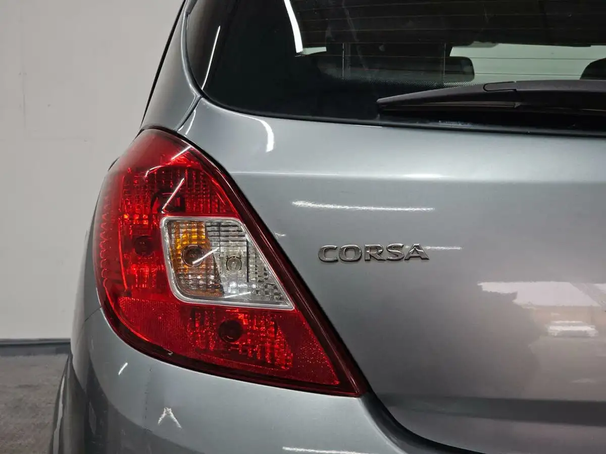 2013-vauxhall-corsa-12-se-5d-big-74