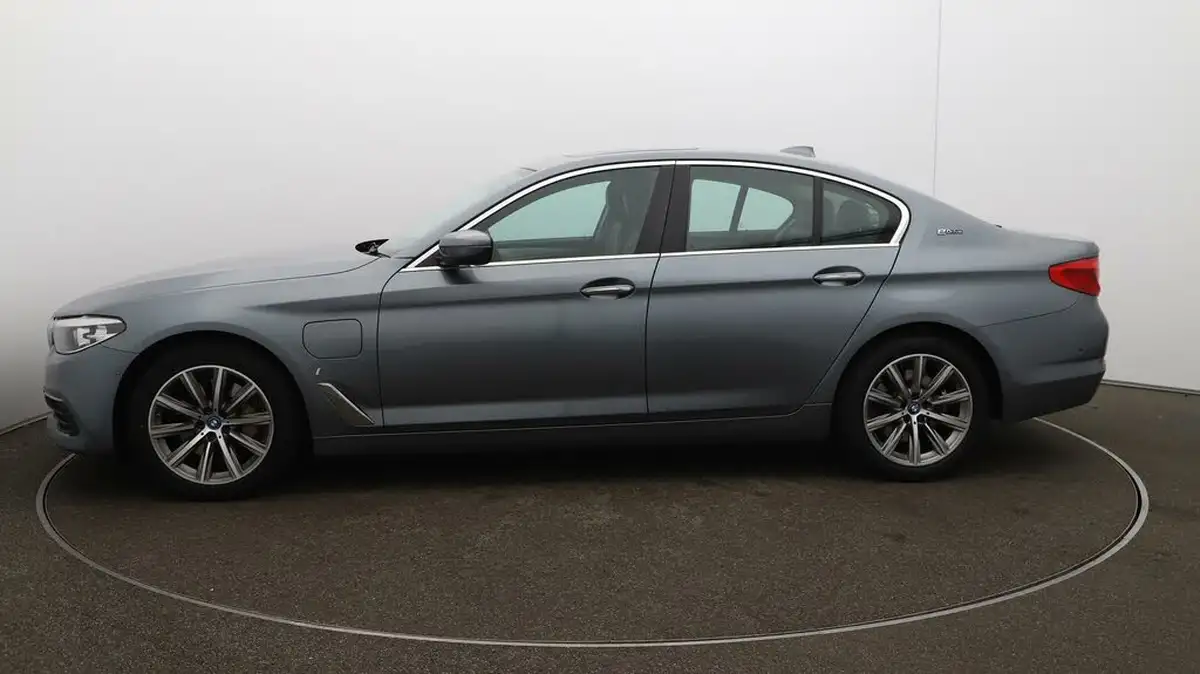2017-bmw-5-series-20-530e-se-iperformance-big-58