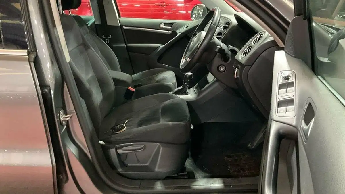 2013-volkswagen-tiguan-20tdi-match-140ps-4wd-dsg-big-5
