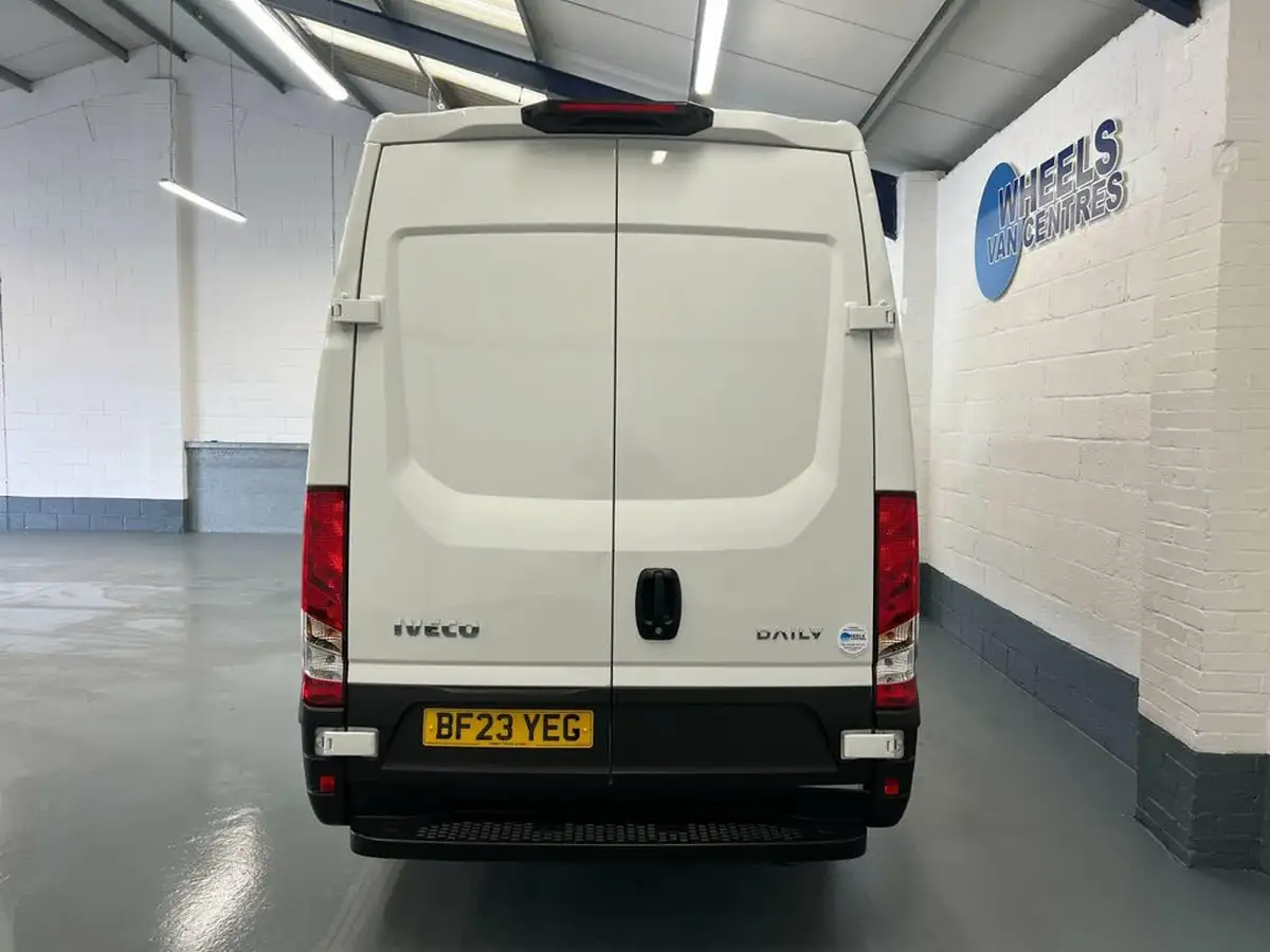 2023-iveco-daily-s-class-23td-35s14v-business-3520mm-h2-136pseu6dt-big-5