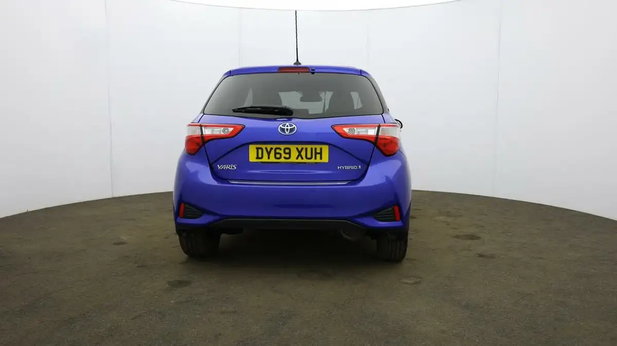 2020-toyota-yaris-15-vvt-i-y20-98bhp-hybrid-1497cc-e-cvt-big-5